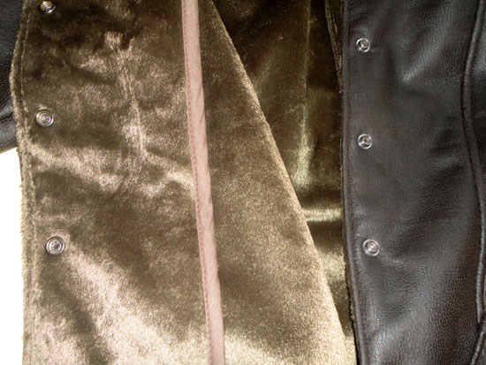 abrigo con capucha
