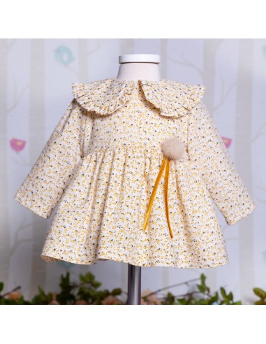 Pattern of baby dress with a collar