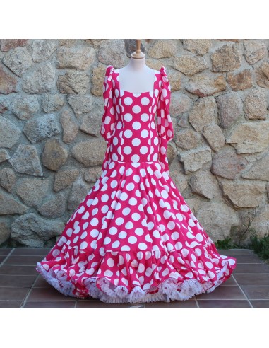 Patrón de vestido flamenco con falda de capa